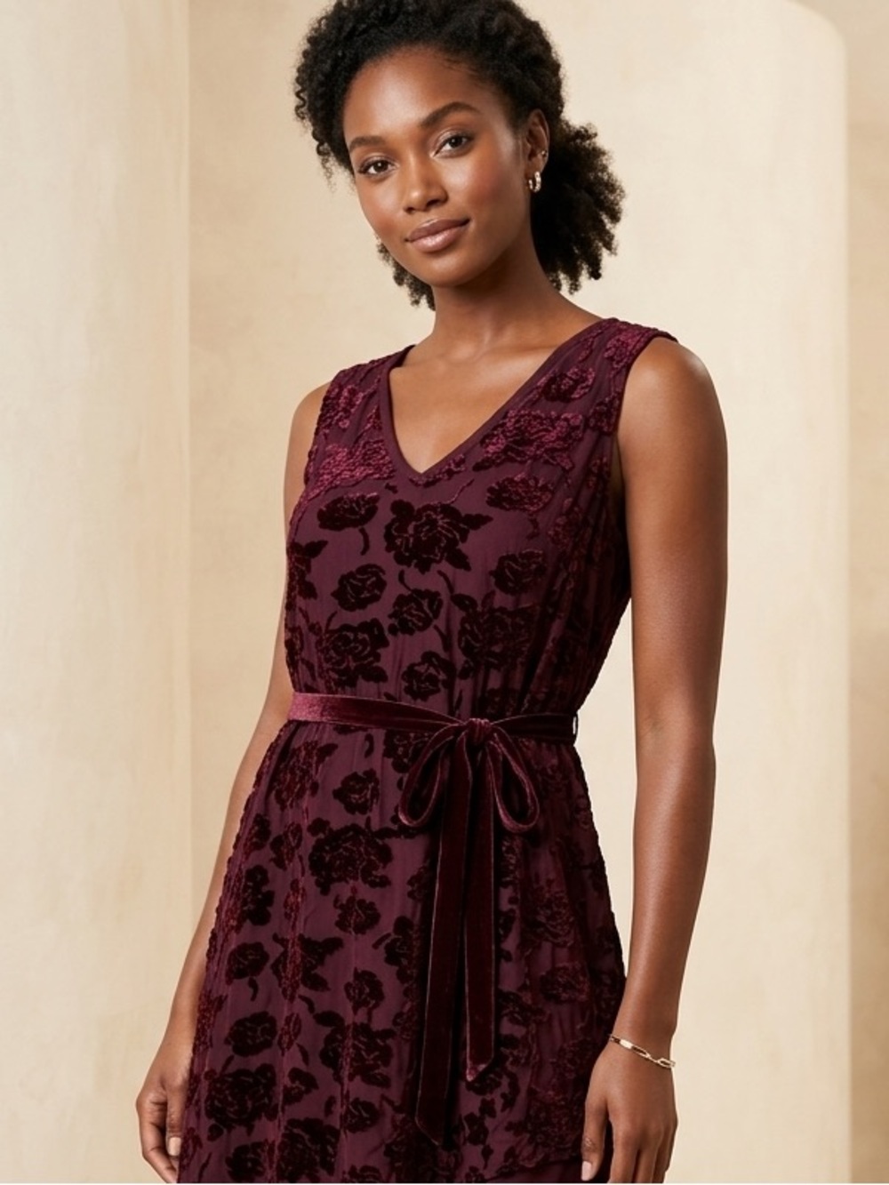 Simply Vera Vera Wang Asymmetrical Sleeveless V-Neck Crushed Velvet Dress, Large